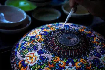 碧瓷金丝,“掐”出指尖上的非遗1