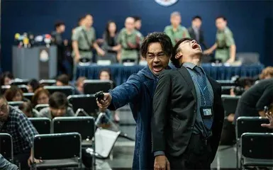 《神探大战》：疯癫神探，极致追凶