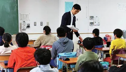 日本年轻人,拒绝血汗教师编3