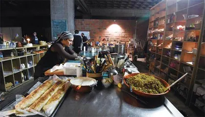 欧洲年轻人,开豪车去捡垃圾2