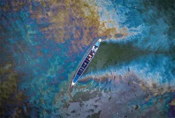 大海的伤痕