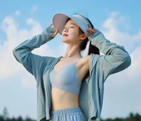 “国产维秘”,在县城重生5