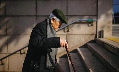 80岁韩国打工人,还在努力谋生1