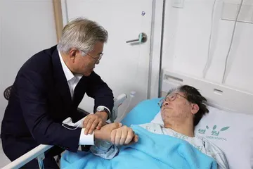 民众上街反排放,韩国大办海鲜节1
