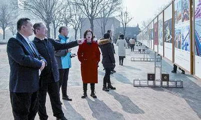 铜川联通干部职工参观“360°看铜川”摄影展1