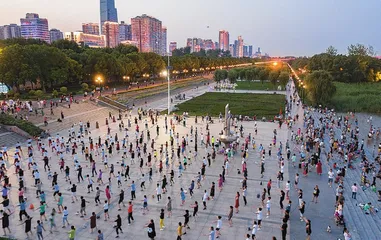 浅析自媒体时代下广场舞进高校的开展现状与意义