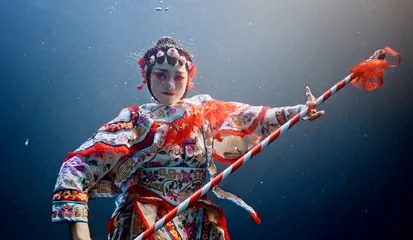 李林君 水下刀马旦1