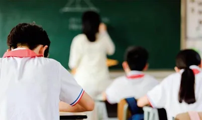 “留级”有限重回：教育公平与质量平衡术下的政策突围
