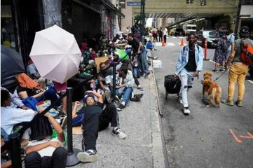 移民的中产，正排队回国1