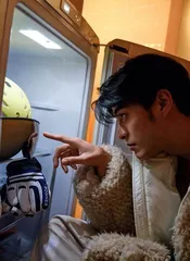 JAMES李铢衔 屋中雪场8
