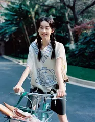 硬糖少女303张艺凡:骑行上海,享自在8
