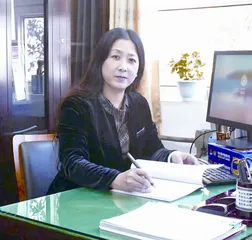温情管理 浸润人心 春暖杏坛香