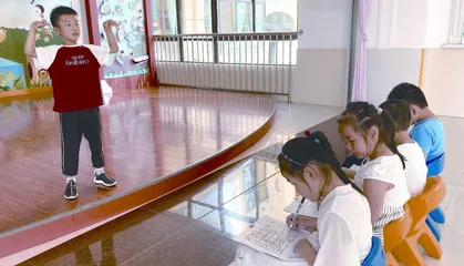在童话剧活动中促进幼儿社会性发展1