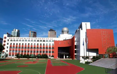 创新科技教育铸就名校　提升科学素养造就人才