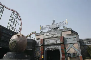一起去穿越“侏罗纪世界”