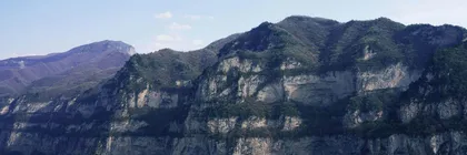 绵山“挂祥铃、挂灯、挂云牌”习俗