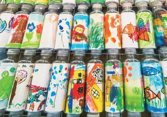 瓶子里的七彩世界