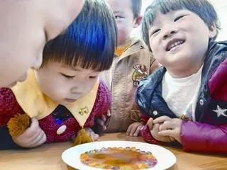 中班综合美术活动:玩色大爆炸3