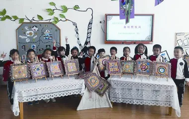 大班综合美术活动：最炫民族风1