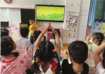 小班综合美术活动:只此青绿1