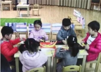 大班手工活动:纸上游乐园3