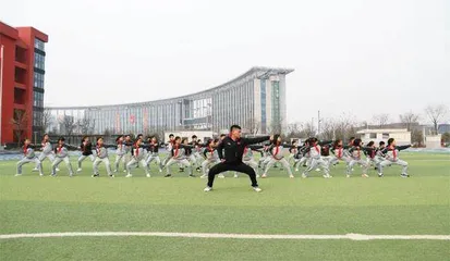 基于培育核心素养的中学“十有”体育课堂