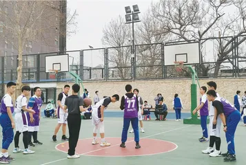 落实“教会、勤练、常赛”提高体育教学质量