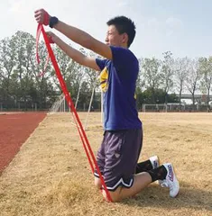 巧用弹力带提升立定跳远能力
