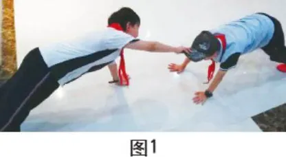 巧借帽子发展身体素质