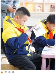 寓教育于手工活动