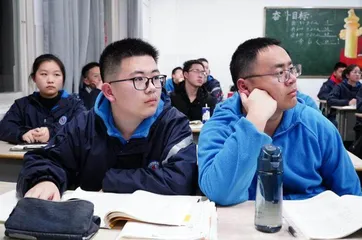 以成长思维破人生“茧”历