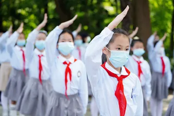 赋予“小”事件“大”意义