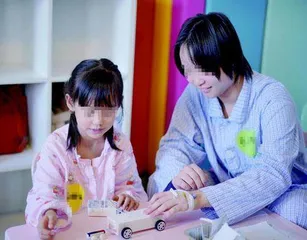 “医路同行•童心课堂”开课