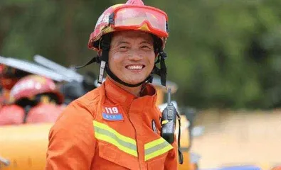 消防员张晓杰:赴汤蹈火践初心2