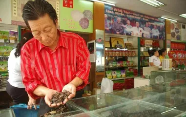 “中国第一商贩”逝世:市场很大,只要有双手,就有快乐4