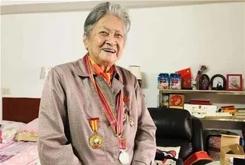 “20多年我坚持做了一件事，愿微光汇成星河”
