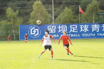 他们,点亮一群山里娃的“足球梦”3