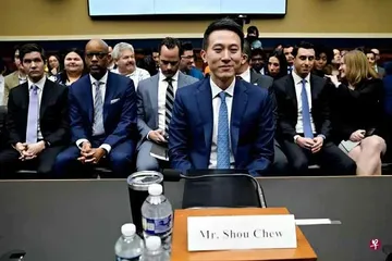 他独自一人,笑对美国鸿门宴!2