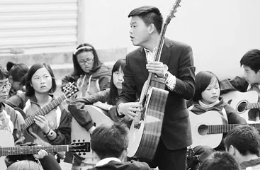 在中学音乐教学中融入社会主义核心价值观