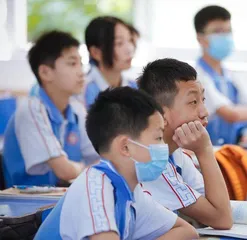 体现革命文化  眷注精神成长