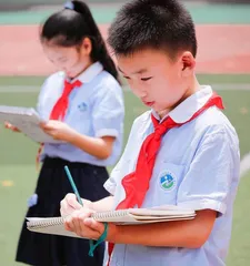 在探究过程中习得“控制变量法”