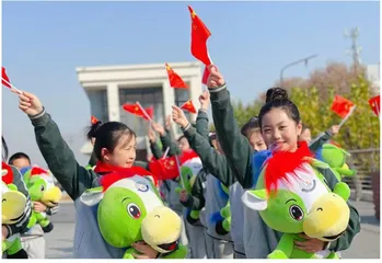 名人光辉照亮学生成长之路