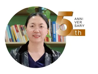 我们交会时互放的光亮