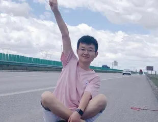 做给予学生爱和引领的“大班长”