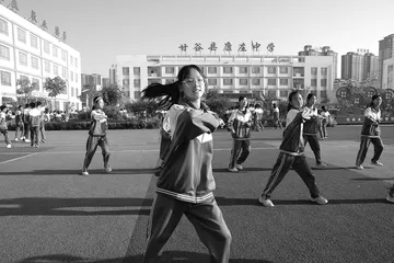 展新颜 谱新篇1