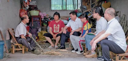 着力解决老百姓的教育烦心事