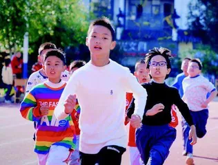 追光逐梦　遇见幸福