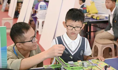 构建教师成长“大生态”