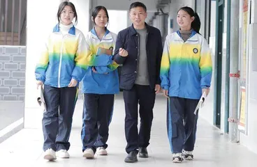 坚守在瓷源茶乡的教育引路人