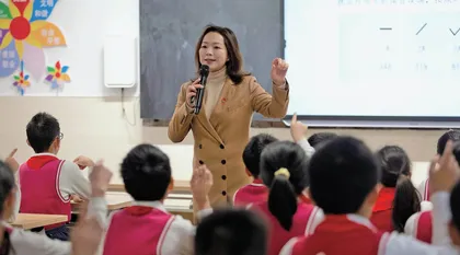  让每名师生和家长“看得见”
